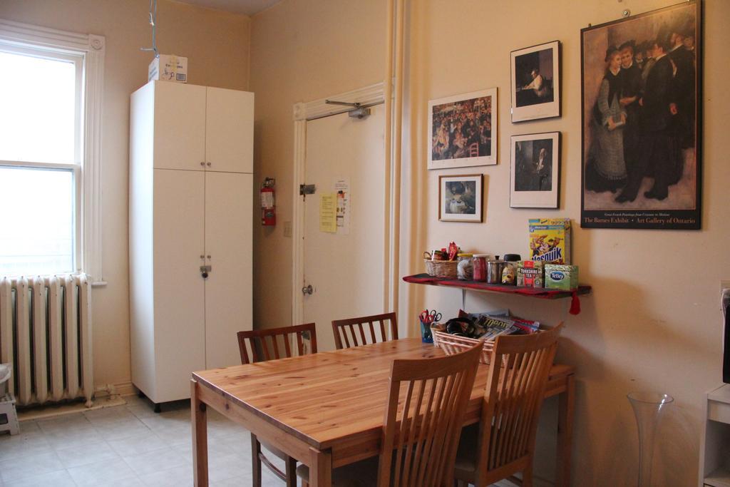 Spadina 11 Guesthouse Toronto Luaran gambar