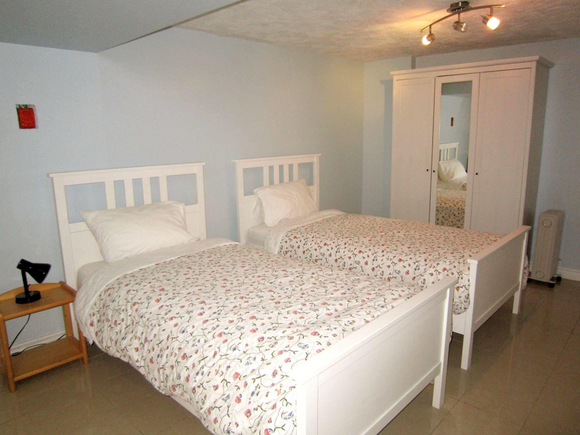 Spadina 11 Guesthouse Toronto Luaran gambar