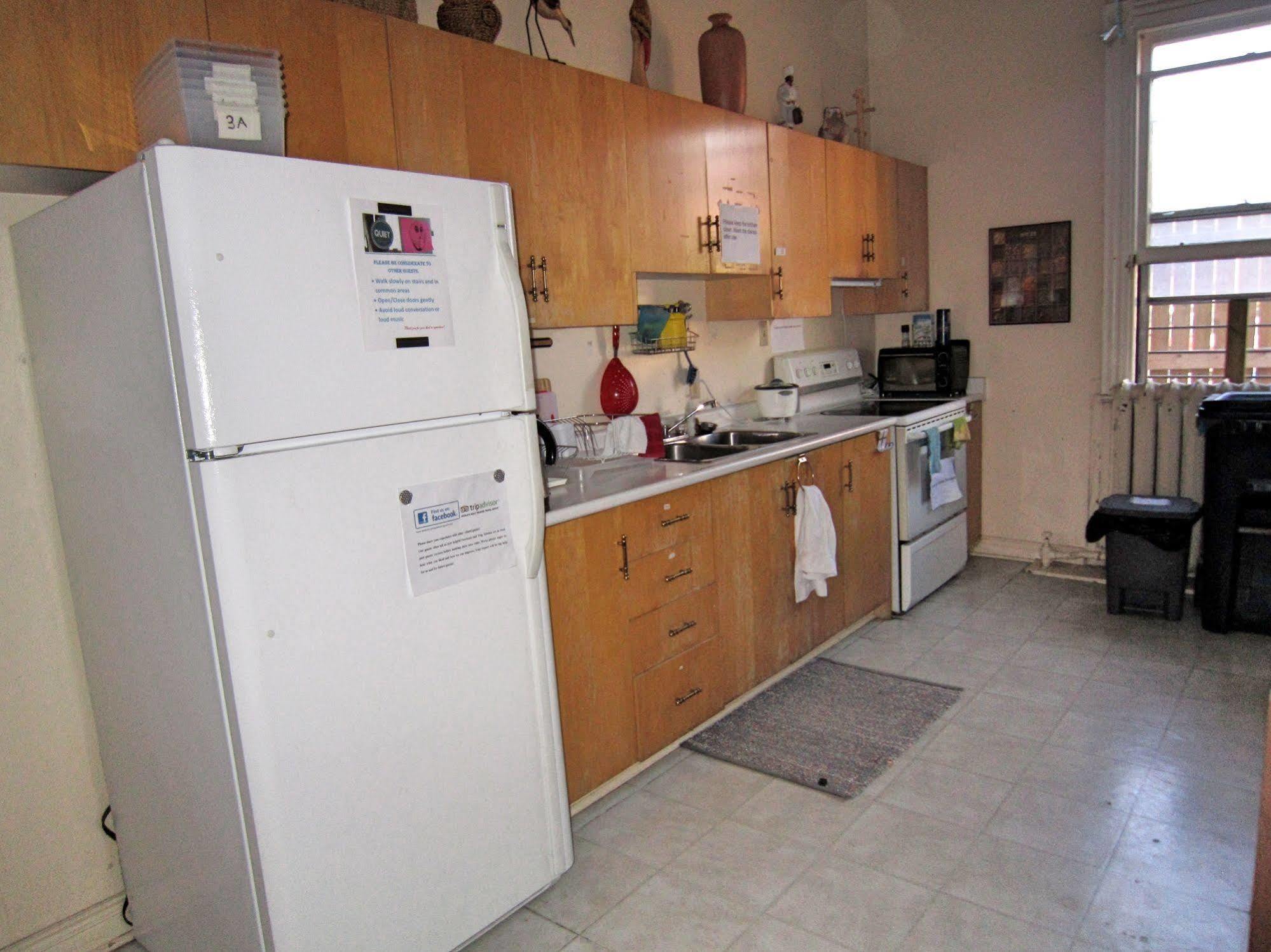 Spadina 11 Guesthouse Toronto Luaran gambar
