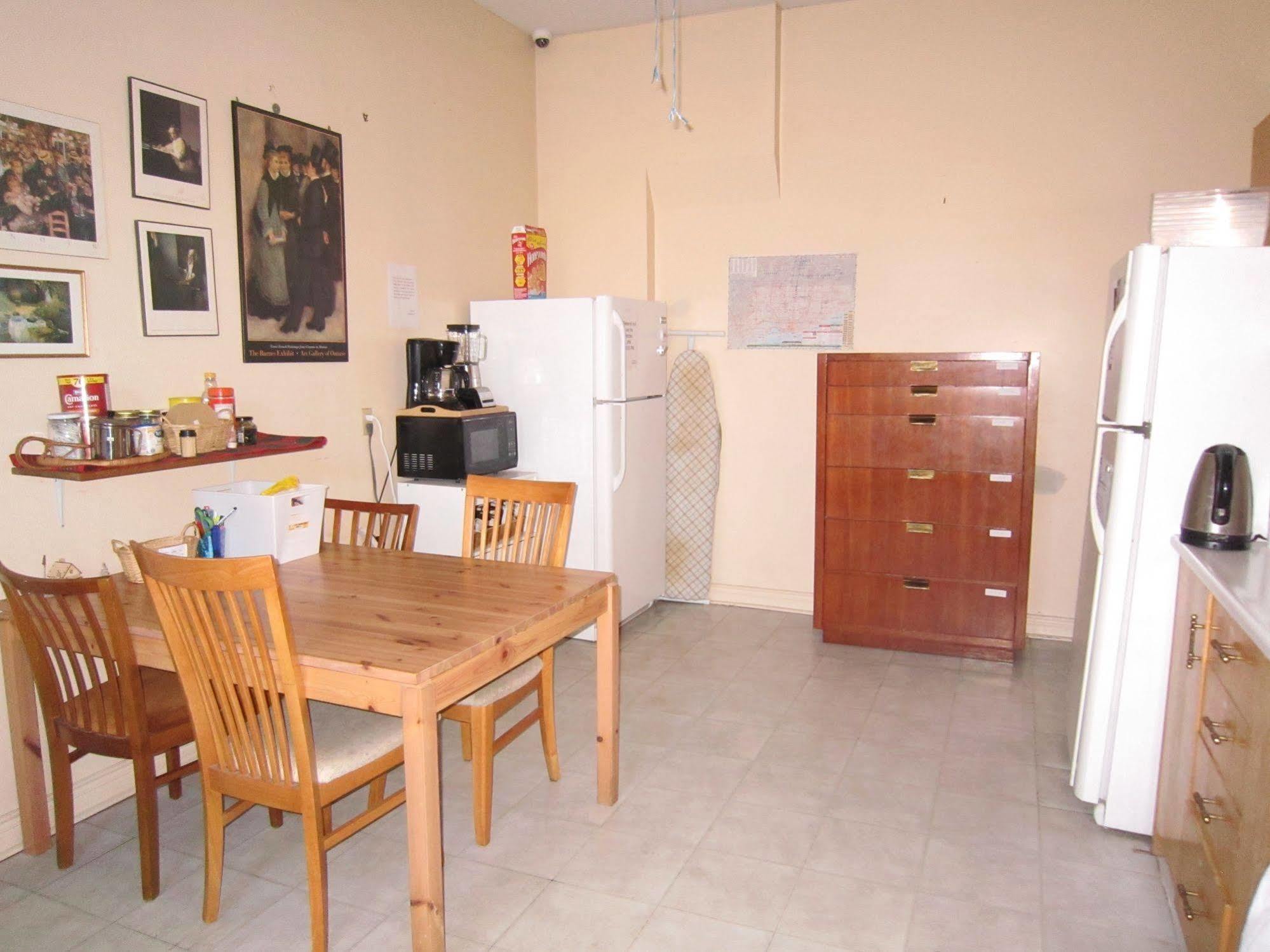 Spadina 11 Guesthouse Toronto Luaran gambar